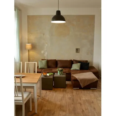 Rossplatz In The Center